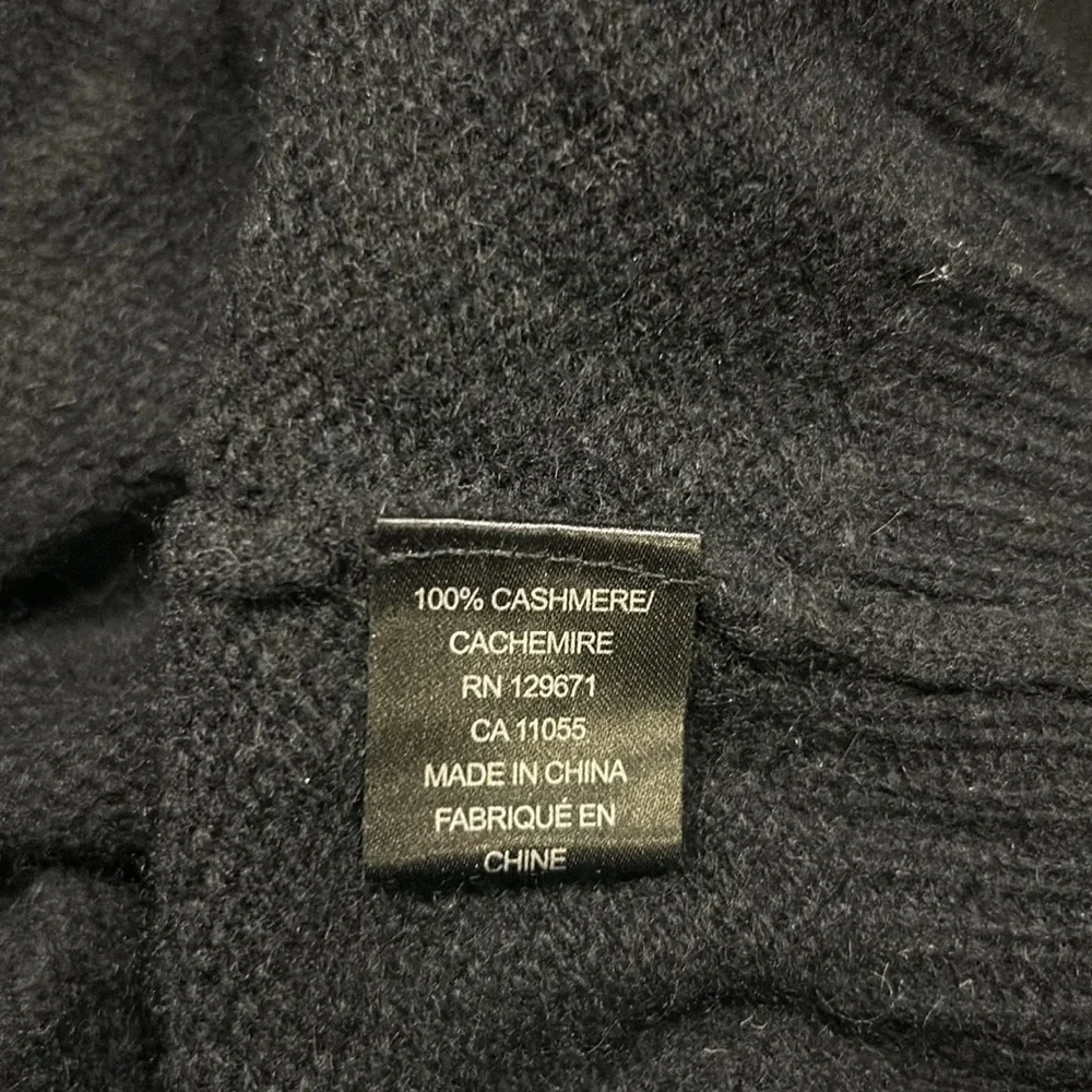 360 Cashmere Women’s Black w‎ Chest Print LS 100% Cashmere Sweater Medium